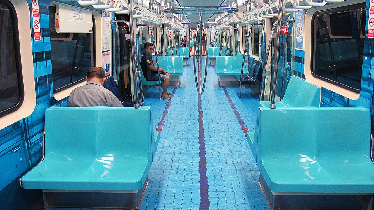 170725141623-taipei-universiade-subway-sport-theme-design-swimming-pool-floor-graphic