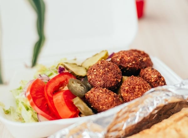 Vegetarian falafel dish and salad_Photo by Pille R. Priske on Unsplash