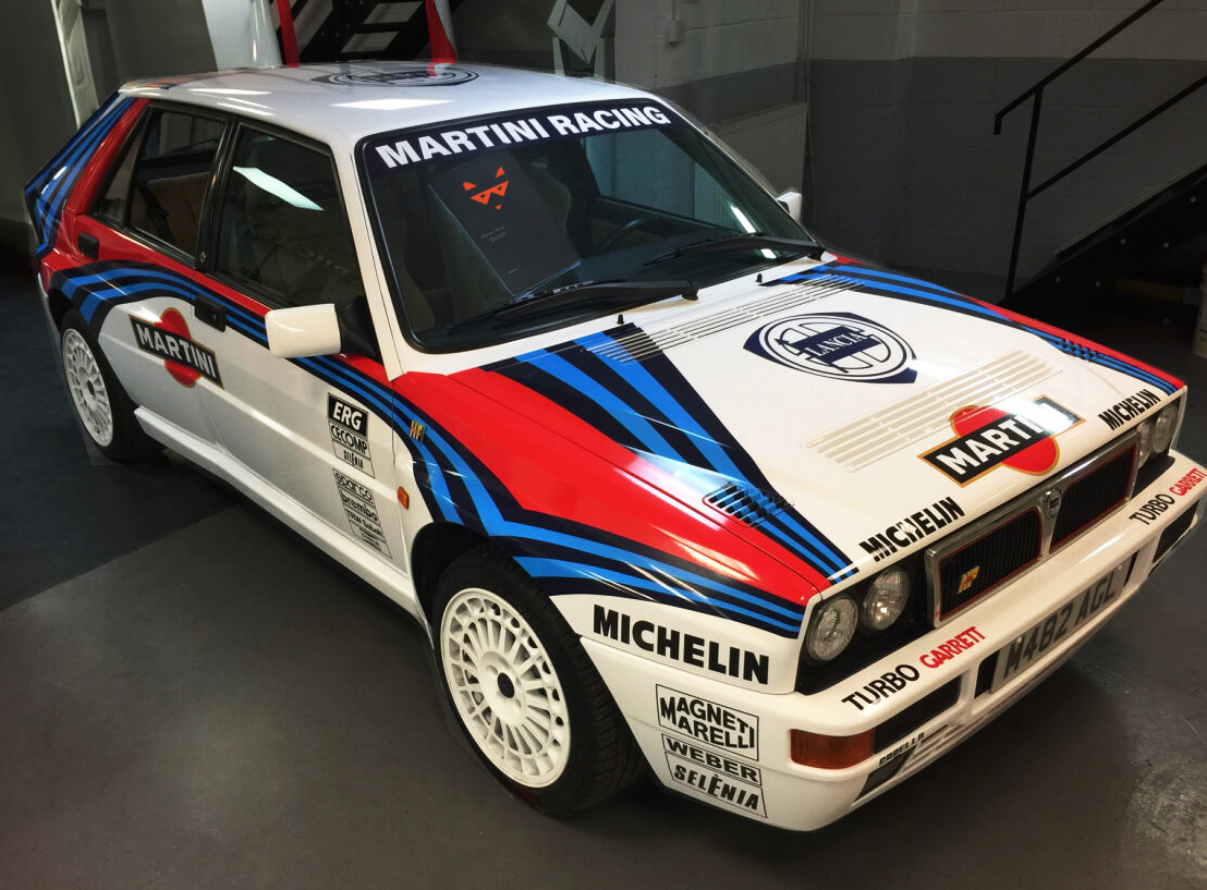 Racing-car-wrapping-design-Martini-Raccoon