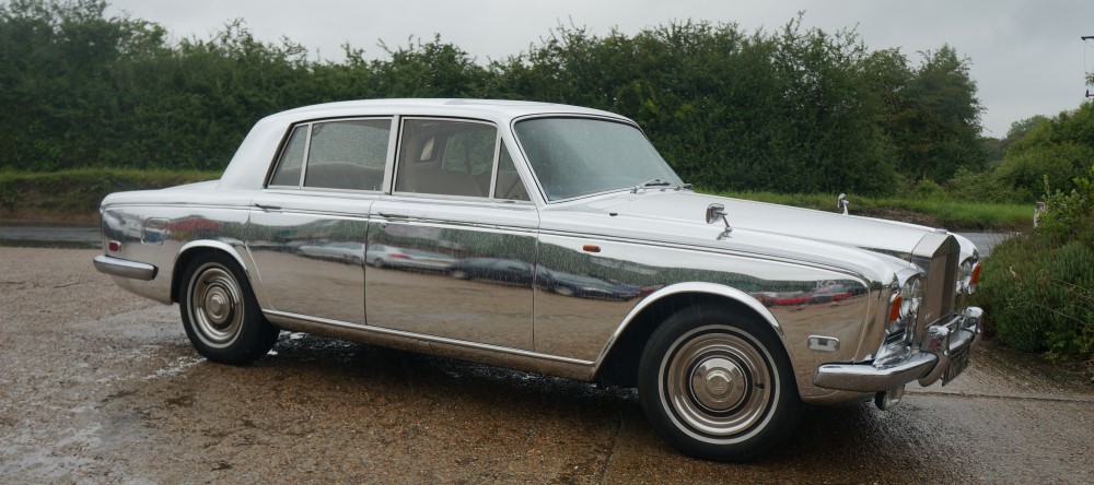 Rolls-Royce-Gumball-3000-Rally-Mirror-Chrome-Wrap-Luxury-car- Raccoon